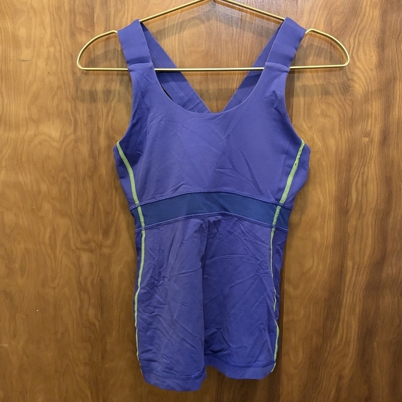 Lululemon Size 6‎ Purple Crossback Breathable Mesh Tank Top w/ Built-in Bra - Picture 1 of 9